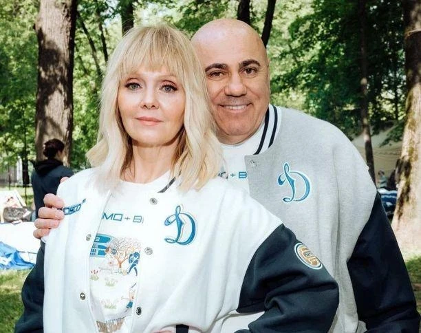 Иосиф Пригожин опубликовал фото с Валерией из пешего похода