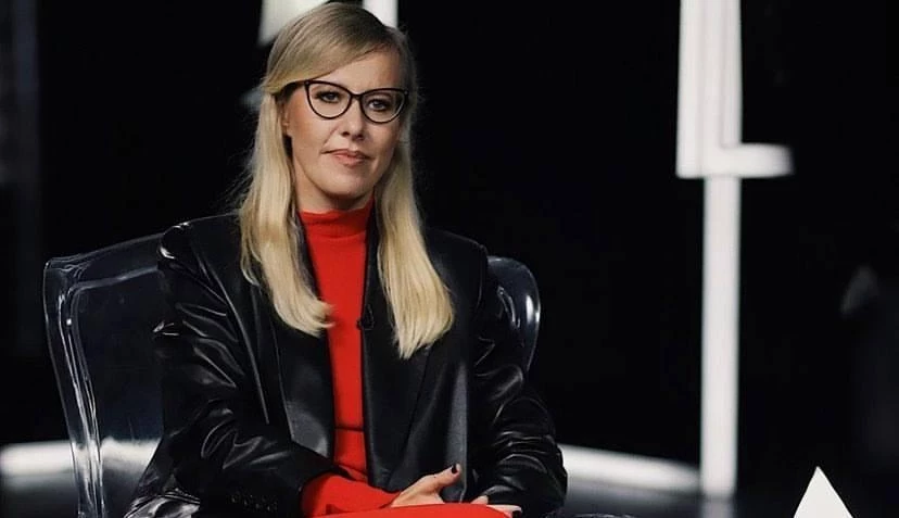 Ксению Собчак раскритиковали из-за наряда в новом выпуске новостей