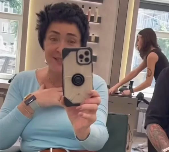 Певица Лолита сменила имидж и отметила, что стилист буквально сделал ей «пластическую операцию»