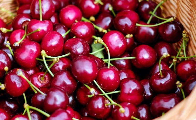 Названа дневная норма черешни для здорового человека