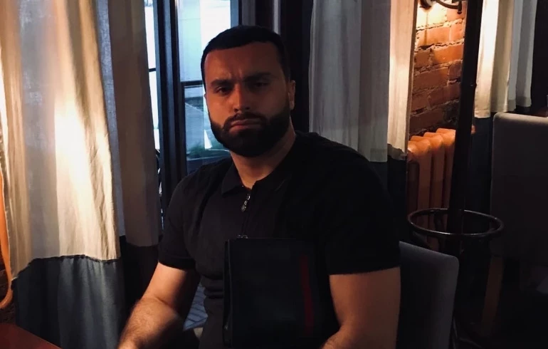 В Челябинске выпустили из СИЗО скандального блогера Альфреда Джавадова