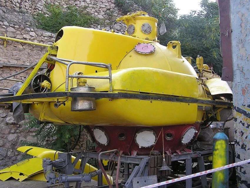 Инструктор Полев рассказал об опасностях погружения на батискафах