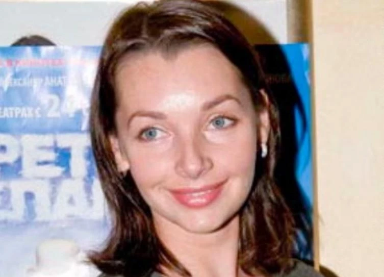 Актриса Наталия Антонова призналась, почему ездит на метро, но не стоит на эскалаторе