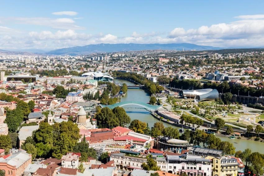 Грузию назвали самой опасной для туристов из России страной