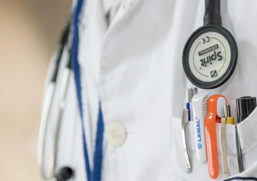 Минздрав выделит сломавшей на Бали ногу россиянке врача для сопровождения домой