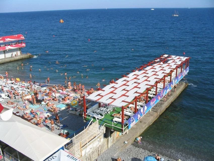 Портал «Тонкости туризма» назвал похожие на греческие острова российские курорты