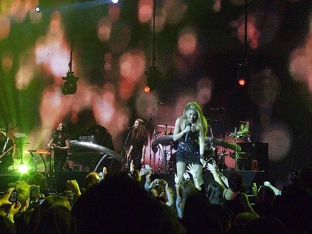 Шакира рассказала, что узнала об изменах Пике из прессы