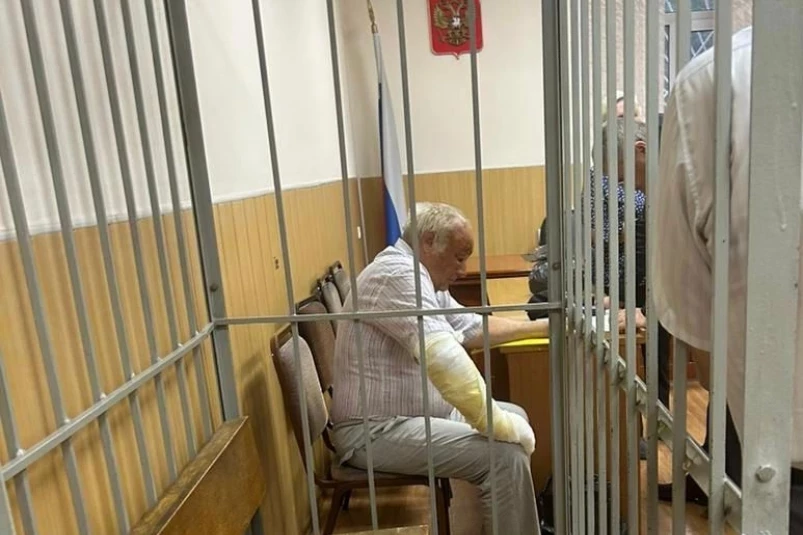 Мужчину, чуть не убившего двух людей в Трудовом, отправили в СИЗО