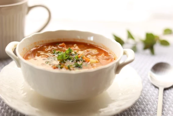 Елена Малышева с врачами назвали самые полезные виды супа