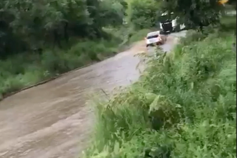 Владивосток снова начало топить – по улицам потекли реки