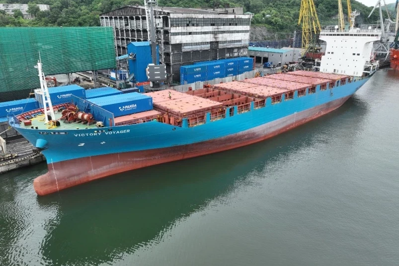 “Терминал Астафьева” на 30% увеличил объем выгрузки контейнеров