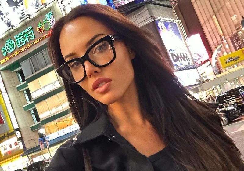 Анастасия Решетова опубликовала фото без макияжа