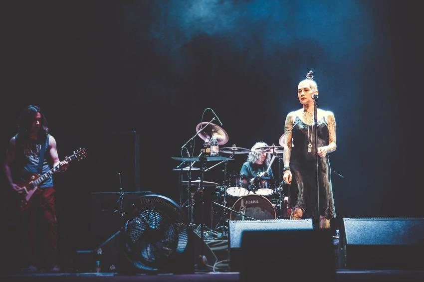 Продюсер Рудченко предположил, что Наргиз завидует своим коллегам из-за концертов в Ташкенте