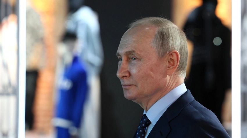 Reseau International: Путин сорвал аплодисменты на ПМЭФ, вспомнив шутку Жака Ширака об американцах