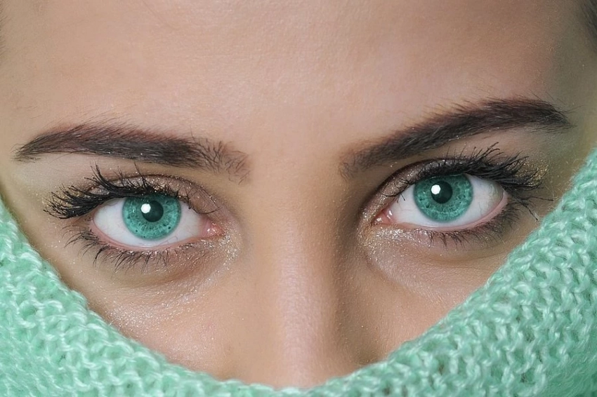 Светлые глаза связаны со склонностью к алкогольной зависимости