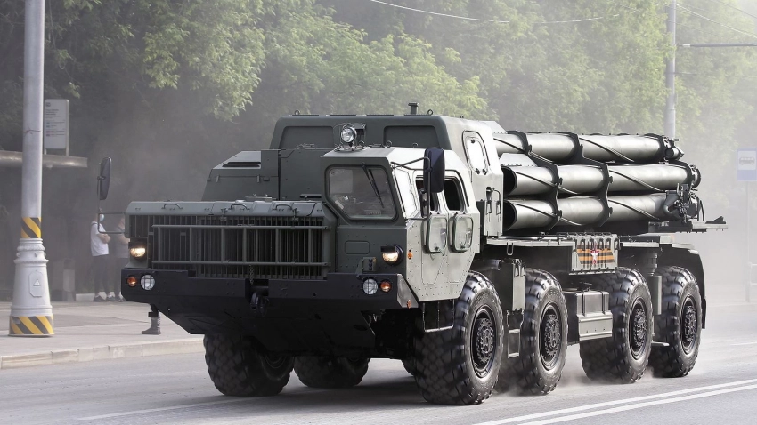 Расчет РСЗО «Торнадо-С» уничтожил HIMARS управляемой ракетой