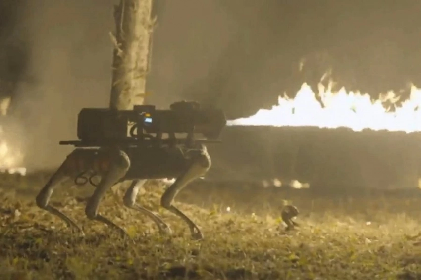 Throwflame продемонстрировал боевого робота «Термонатор»