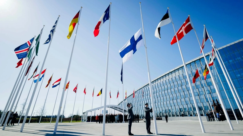 Бывший аналитик ЦРУ заявил, что успехи ВС РФ могут подтолкнуть НАТО к переговорам по Украине