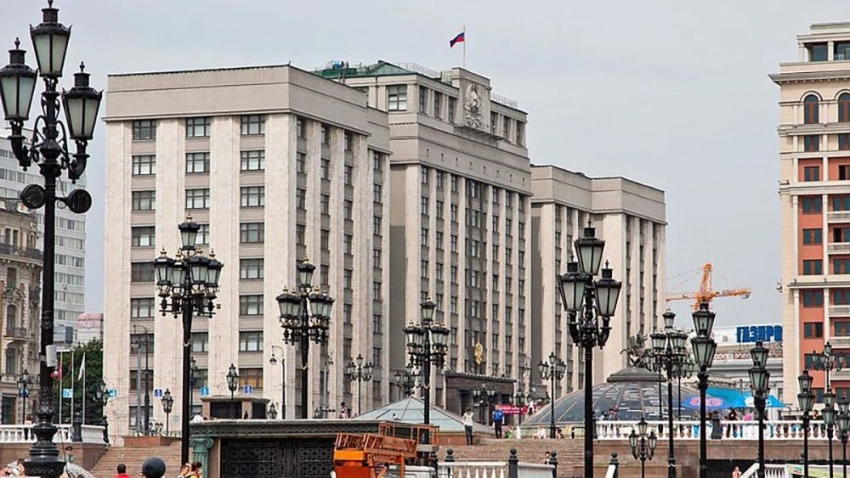 Госдума приняла закон о призыве имеющих судимость россиян на воинскую службу по контракту