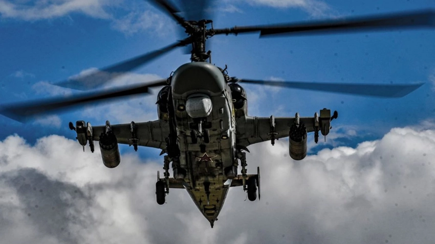 Минобороны показало видео боевой работы экипажа вертолета Ка-52