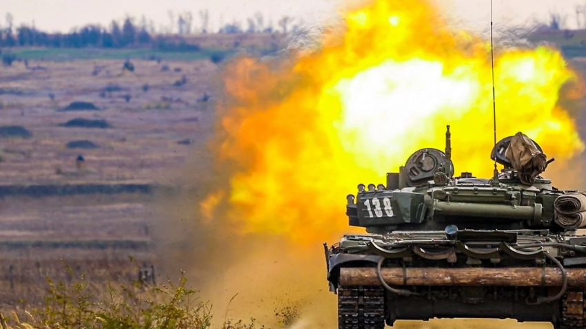 Опубликованы кадры уничтожения танка ВСУ дроном-камикадзе «Ланцет»