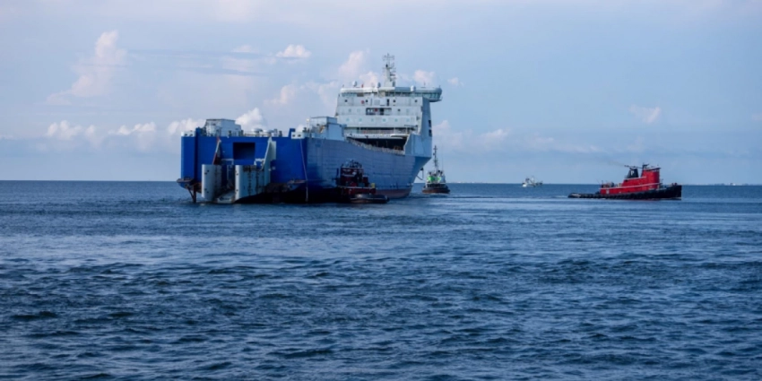 Кризис настиг богатейшего владельца Amazon: со стапелей в металлолом отправляется его корабль для космических ракет