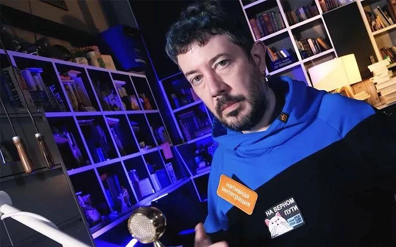 Блогер Лебедев считает, что достичь высот в России легче, чем на Западе