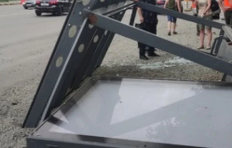 Виновники падения остановки на ребёнка в Челябинске получили выговоры