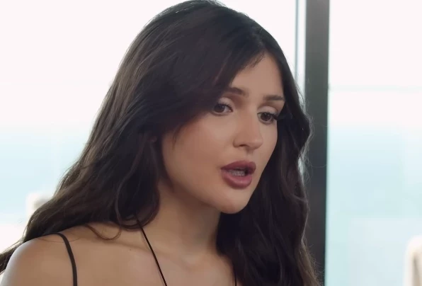 Дина Саева отказалась от роли в российской версии сериала «Постучись в мою дверь»