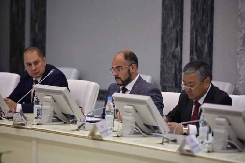 Кожемяко представил Трутневу мастер-планы пяти крупных городов Приморья