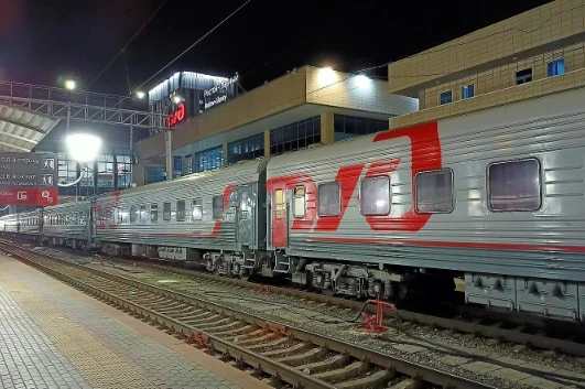 «Рен-ТВ»: Группу детей из Макеевки, отправлявшихся на отдых, забыли на вокзале Ростова-на-Дону