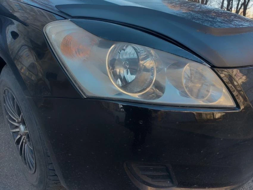 Эксперты «За рулем» перечислили способы очистить автомобиль от летних загрязнений