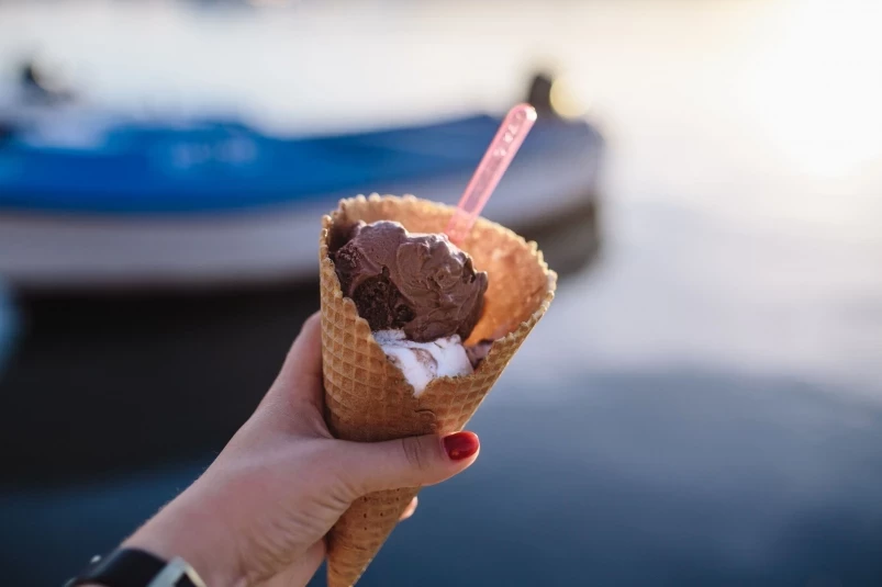 Этот рецепт мороженного без сахара и сгущенки “взорвет мозг” – летом не оторваться