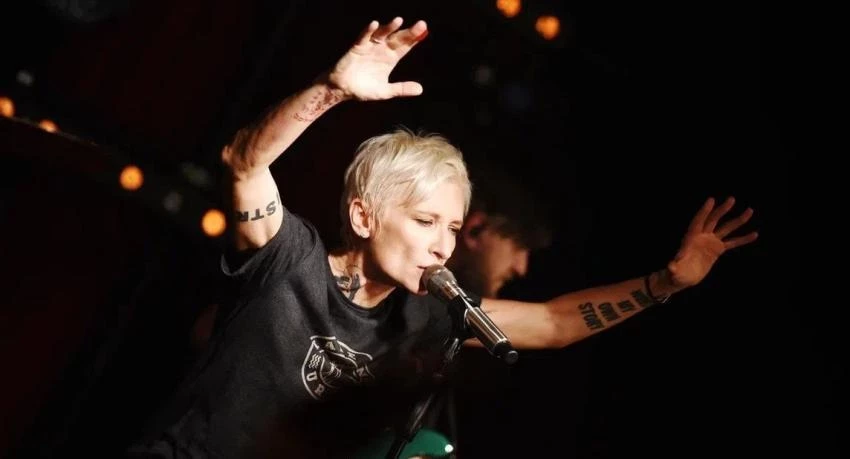 Лидер рок-группы «Ночные снайперы» Диана Арбенина празднует 49-й день рождения