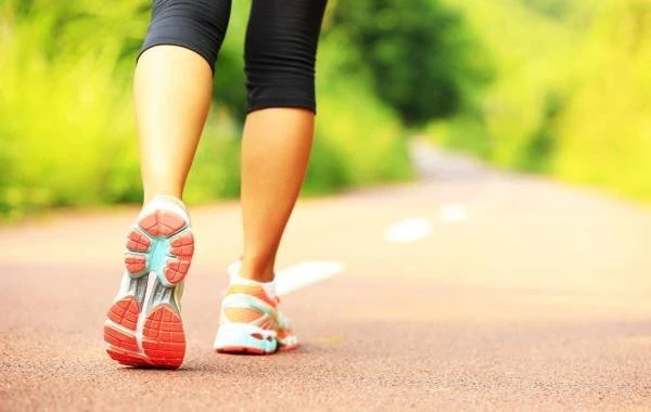 Врач рассказала о положительном влиянии ежедневной ходьбы на организм человека 