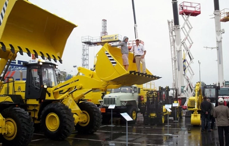 Зеленский ввёл санкции против Челябинского тракторного завода