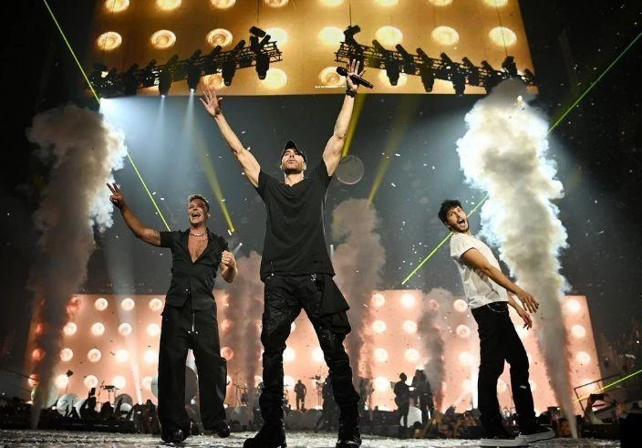 Woman.ru: Энрике Иглесиас «подавлен одиночеством» после расставания с Курниковой