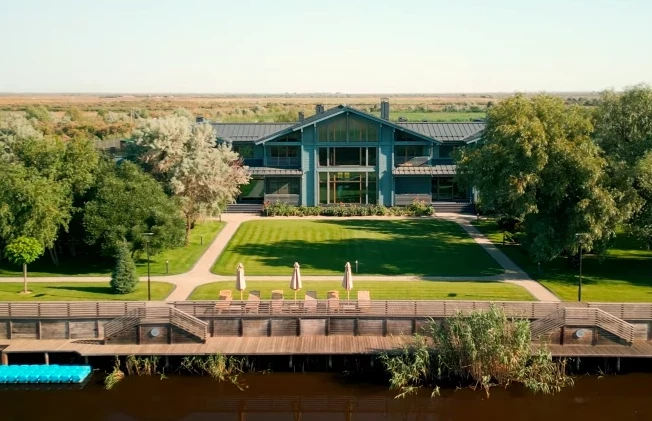 Бывшая усадьба Олега Тинькова на Волге выставлена на продажу