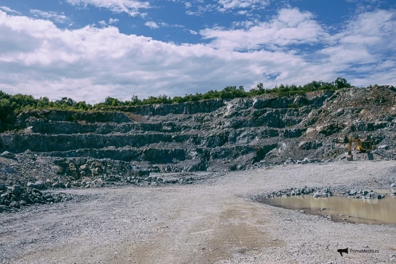 Взрывная обстановка отмечается в поселке Ключевой вблизи горного карьера