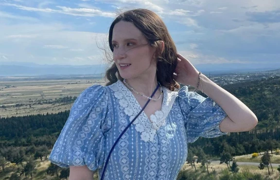 Певица Монеточка случайно проговорилась о своей второй беременности