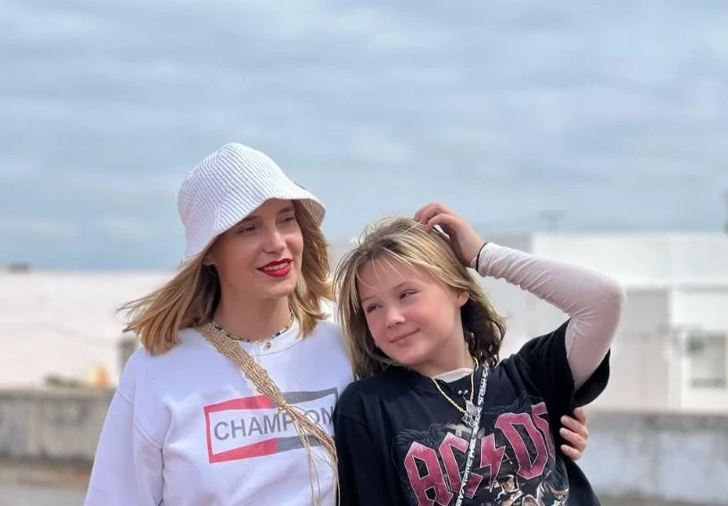 Певица Глюкоза показала свежие фото с младшей дочерью и мужем