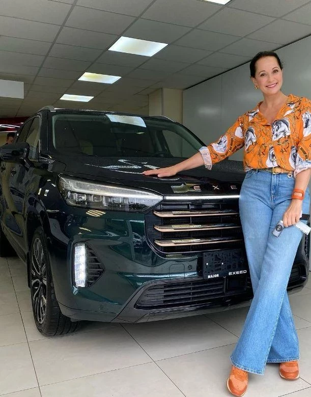 Ольга Кабо купила роскошный китайский внедорожник EXEED VX