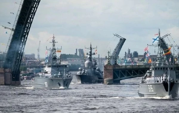 Парад МВФ в Санкт-Петербурге 30 июля, где смотреть прямую трансляцию: во сколько начало, по какому каналу покажут сегодня, 30.07.2023