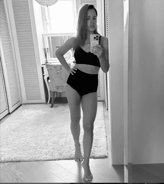 Родившая второго ребенка Юлия Ковальчук показала фигуру в нижнем белье