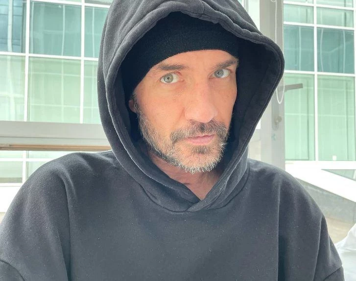 Роман Костомаров опубликовал видео занятий на беговой дорожке на протезах