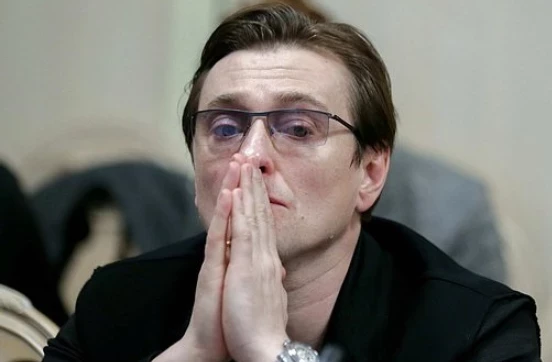 Сергей Безруков показал кадры экстремальных подводных съемок в сериале «Плевако»