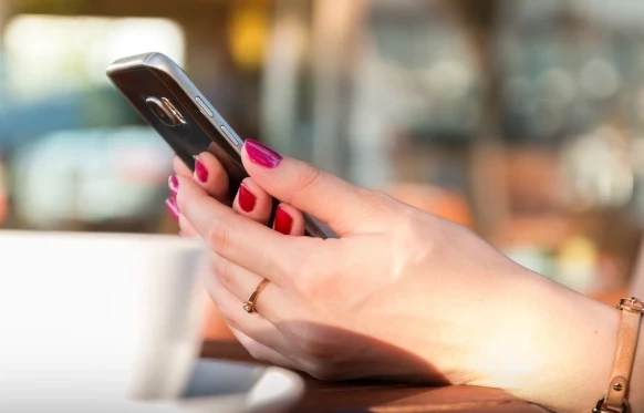 В России почти не осталось компактных смартфонов