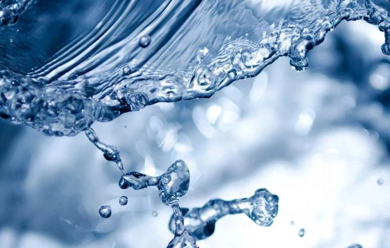 Ливень с градом повредил крыши и автомобили в Лазаревском районе Сочи