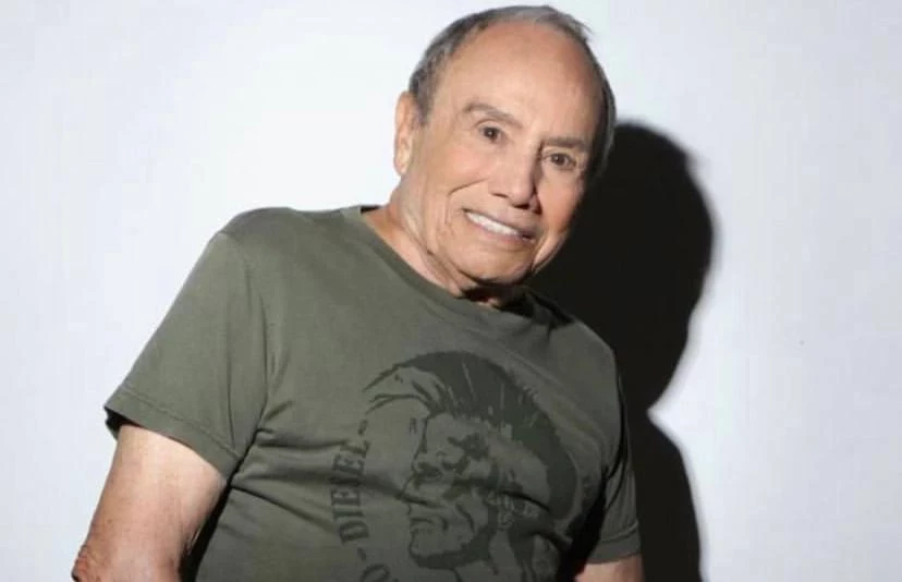 91-летний дядя Али из «Клона» был госпитализирован из-за инфекции крови после пластических операций