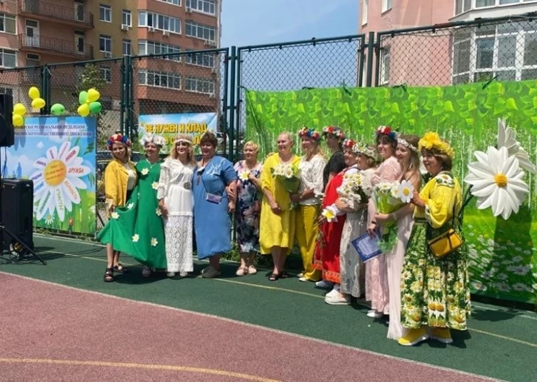 Большой семейный праздник устроили во Владивостоке в День семьи, любви и верности